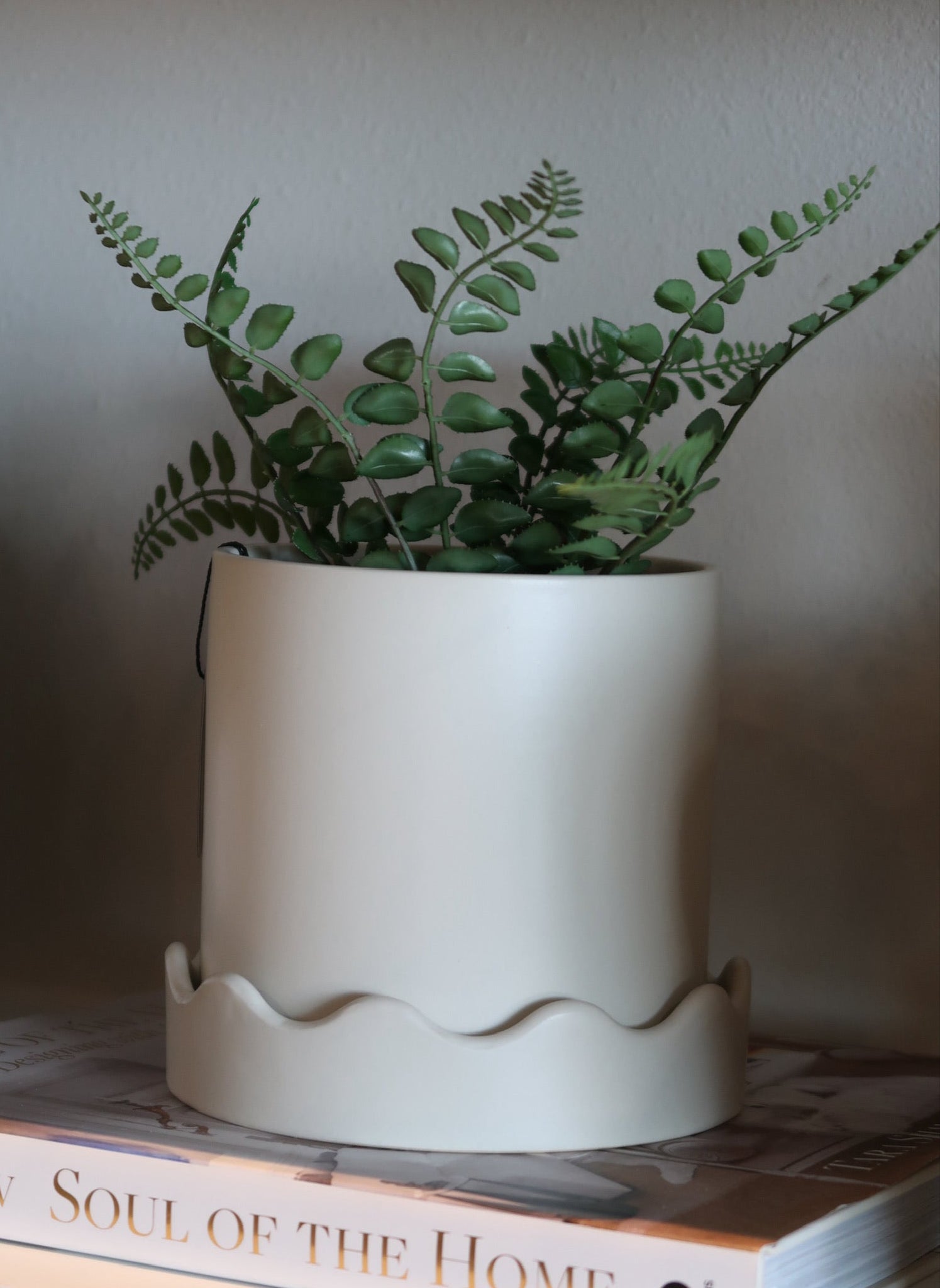 Ceramic Planter & Wavy Saucer - 2 Sizes