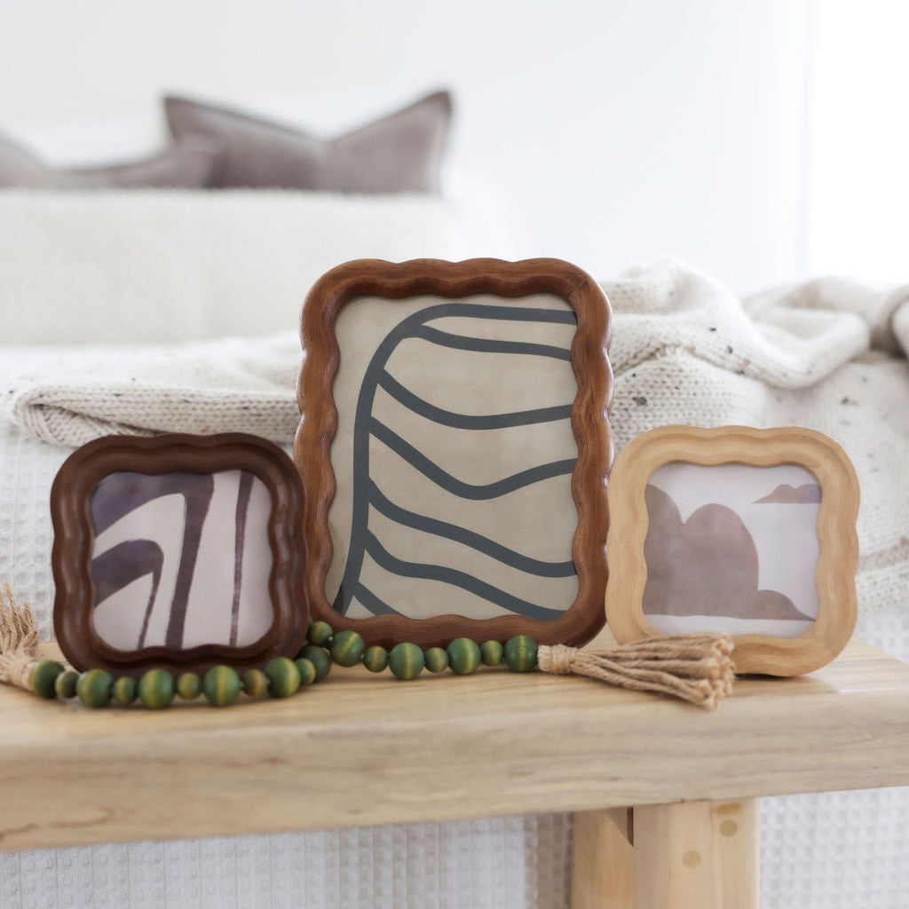 Mini Grooved Scalloped Wood Photo Frame - 2 Colors