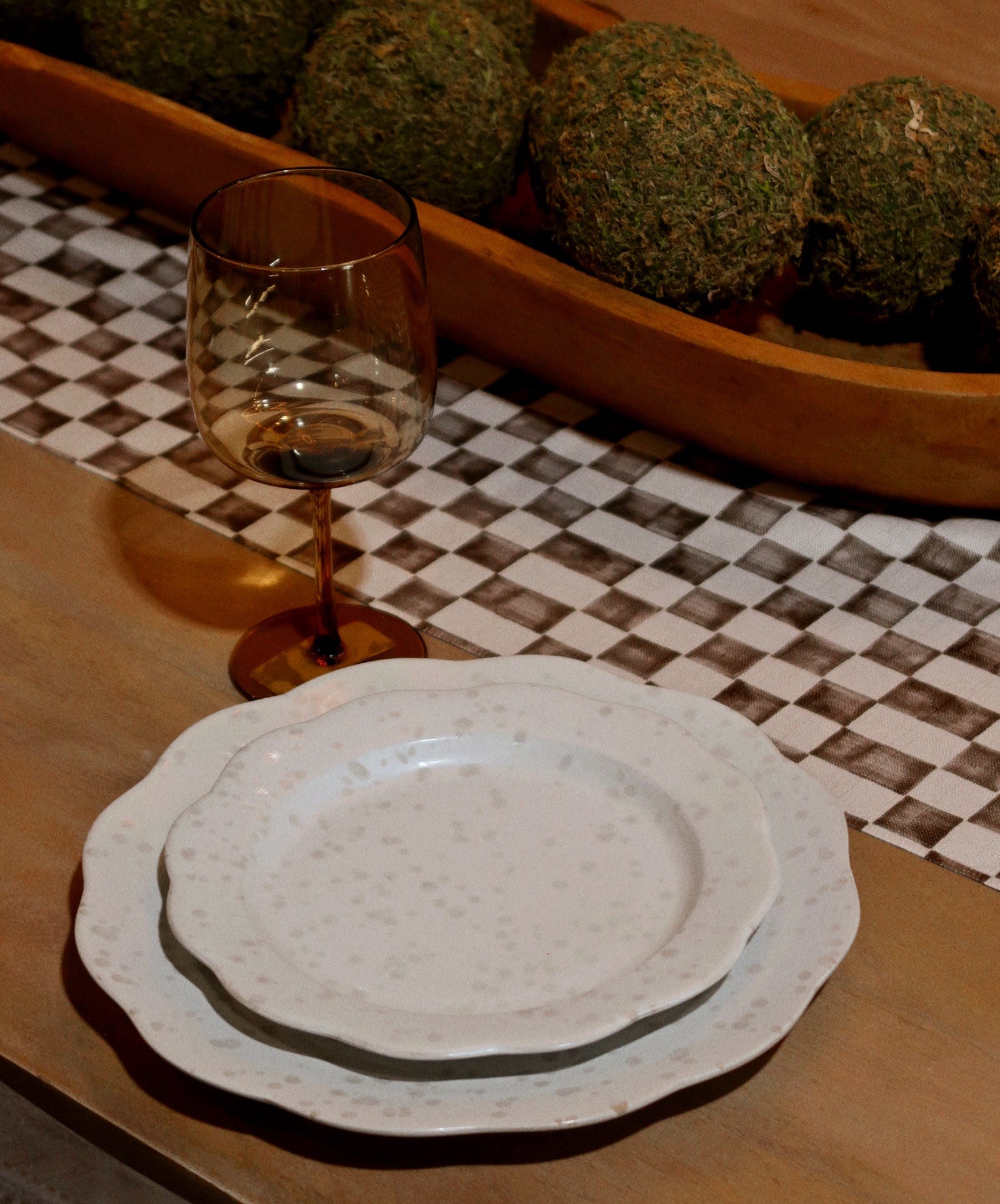 Speckle Stoneware Scalloped Plate- 2 Sizes