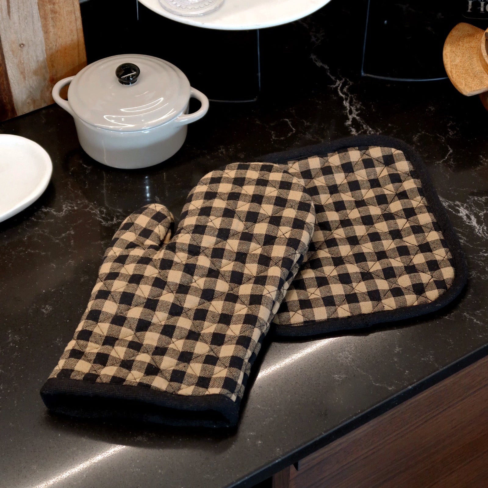Quilted Checkered Oven Mitt