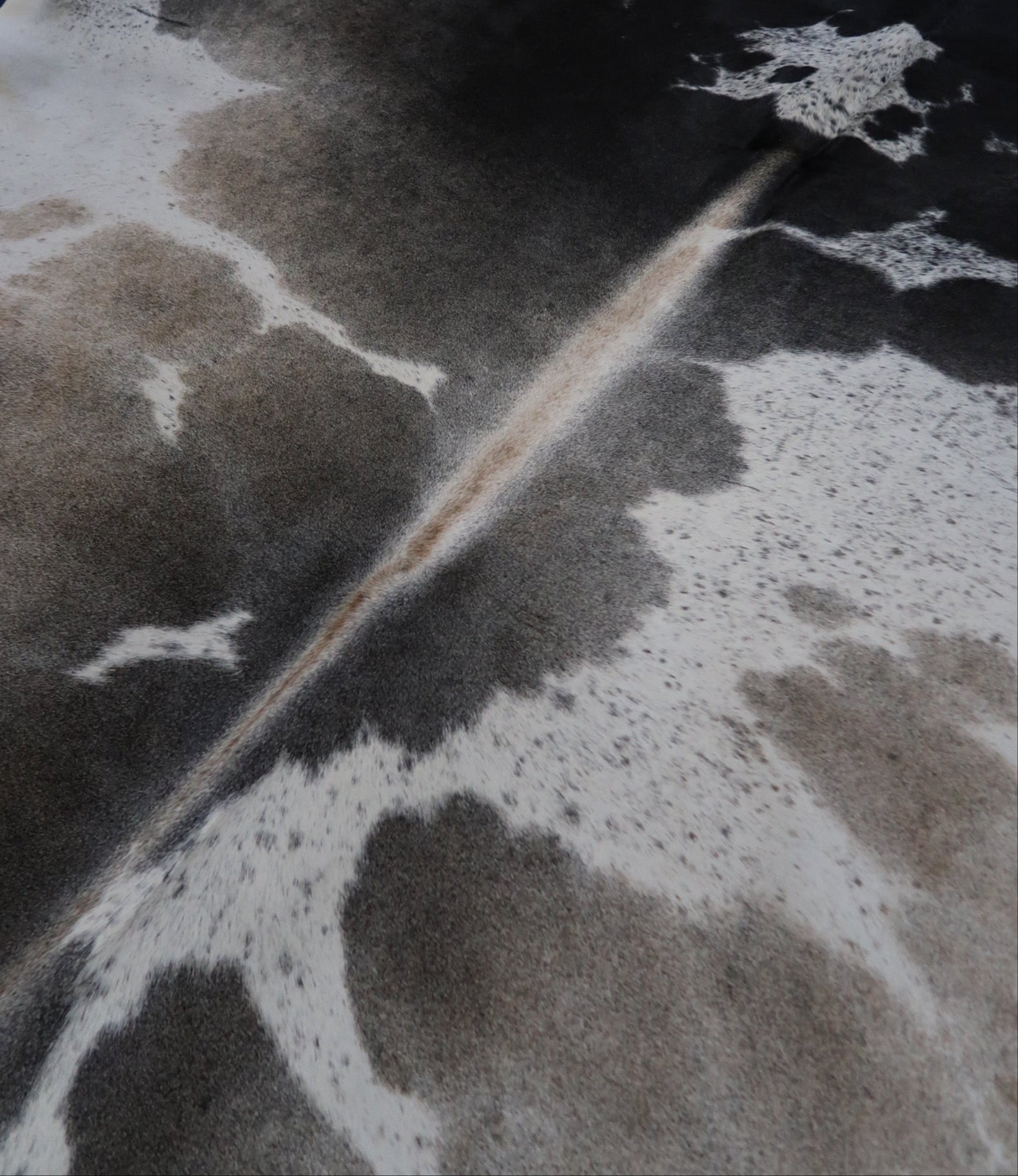 07C: Luxury Genuine Natural Cowhide Rug