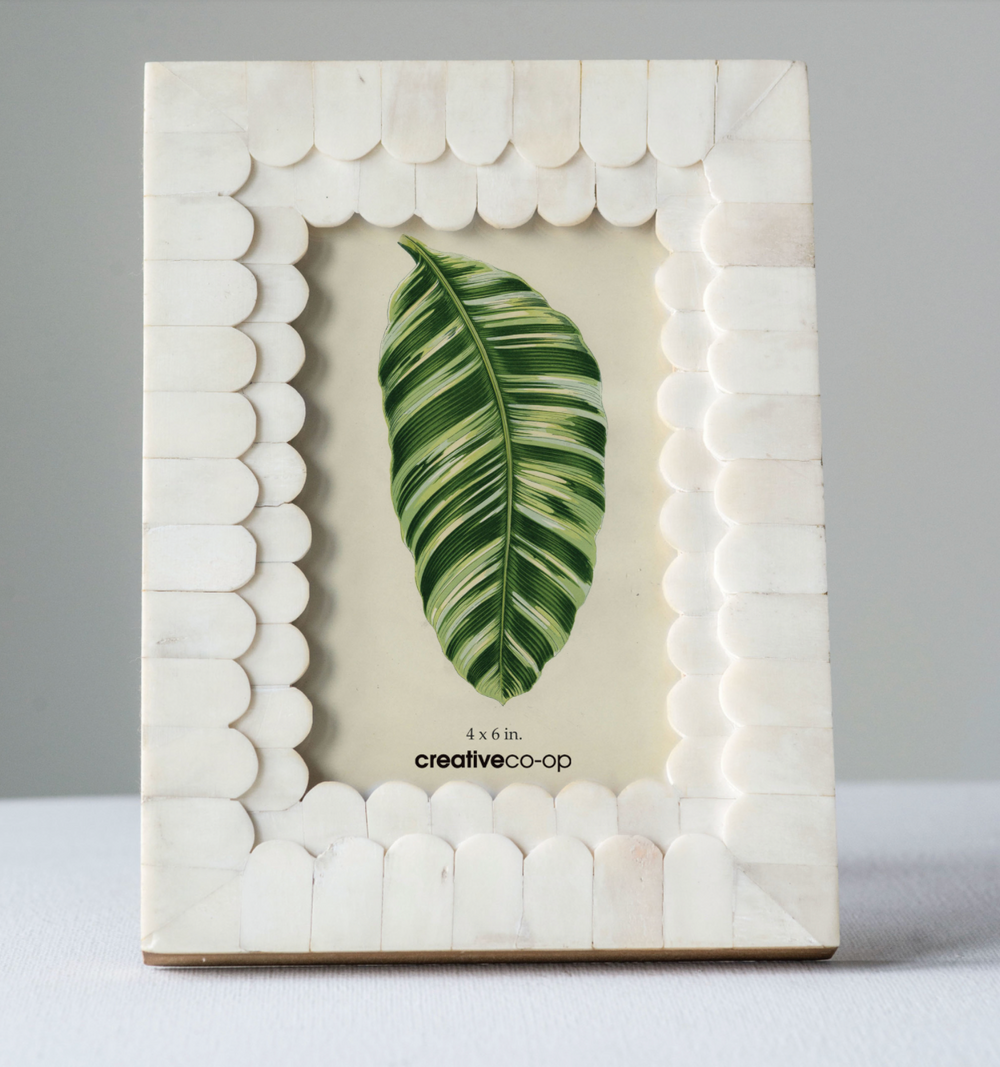Scalloped White Bone Photo Frame