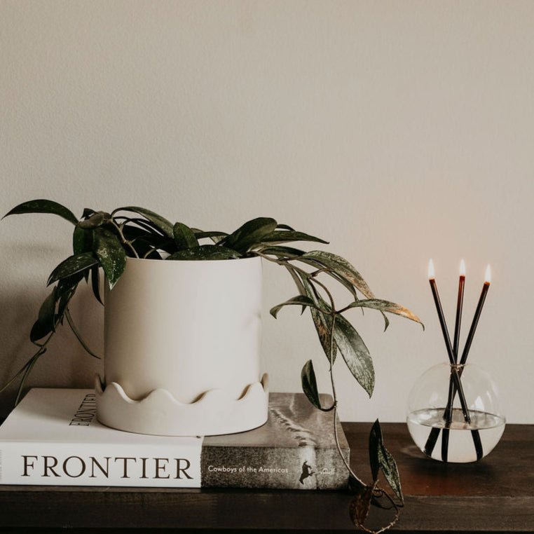 Ceramic Planter with Wavy Saucer - 2 Sizes