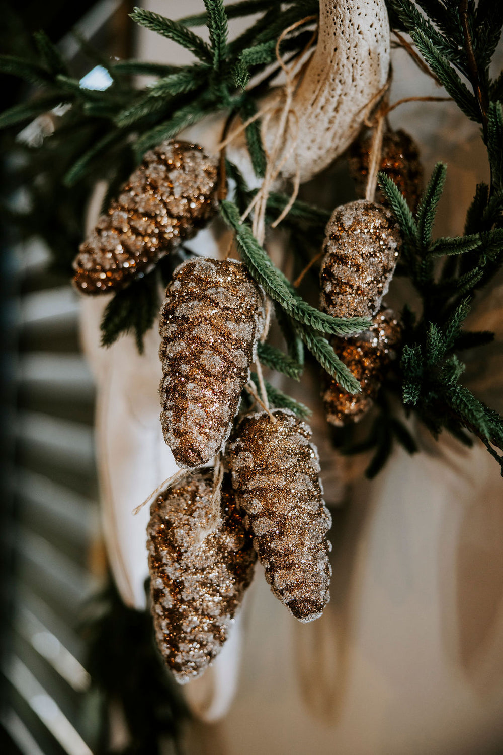 Twinkling Pinecones Garland