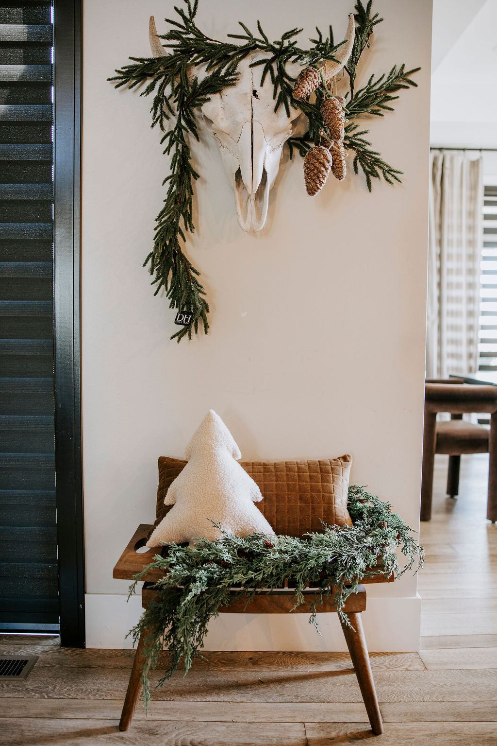 Cedar & Mini Pinecones Garland
