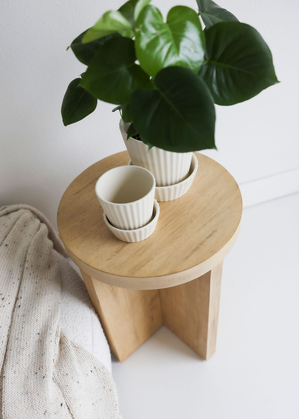 Ribbed Planter & Saucer - 2 Sizes