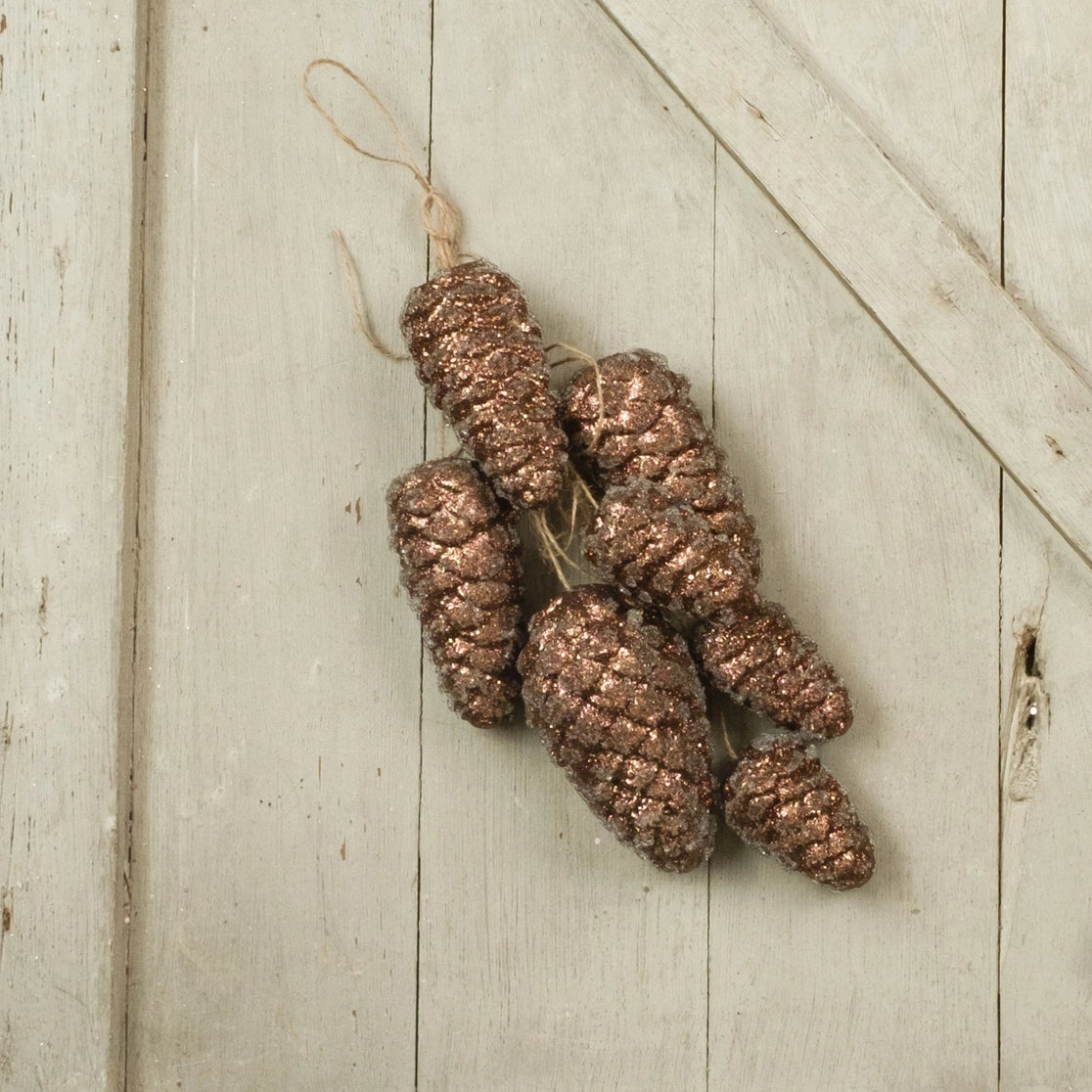 Twinkling Pinecones Garland