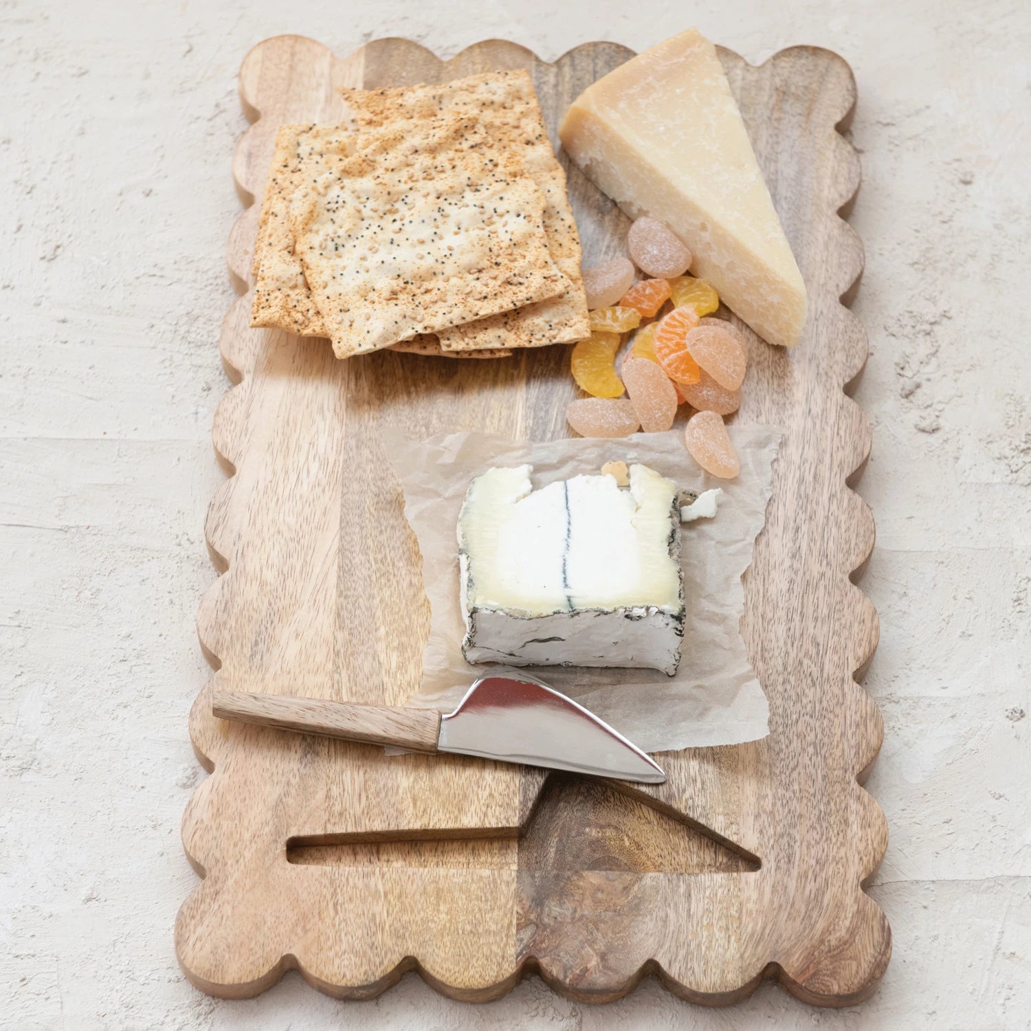 Scallop Edged Wooden Serving Board with Knife