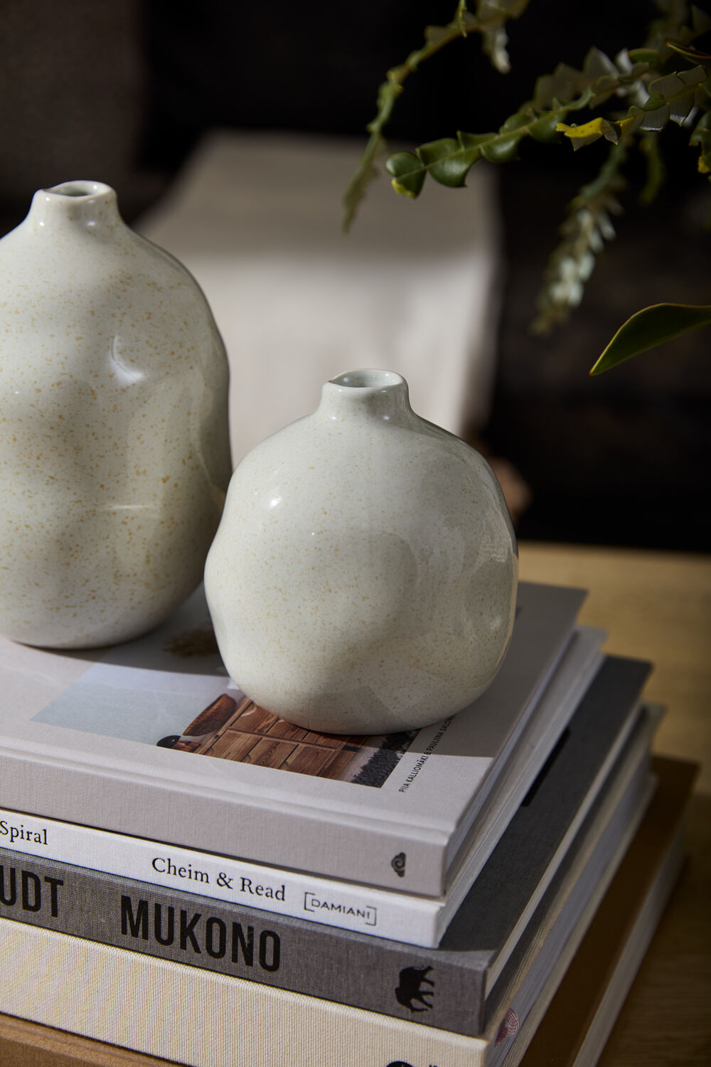 Glossy Off-White Ceramic Budvase - 2 Sizes