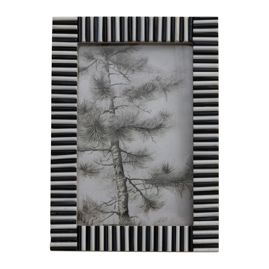 Ribbed Black & White Photo Frame