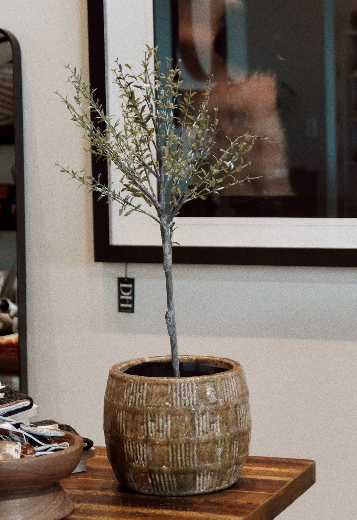 Round Embossed Terracotta Pot