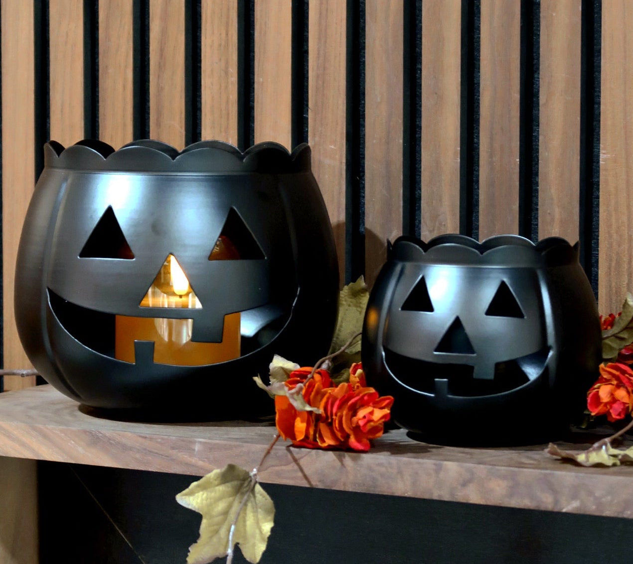 Distressed Metal Jack-O-Lantern- 2 Colors, Sizes