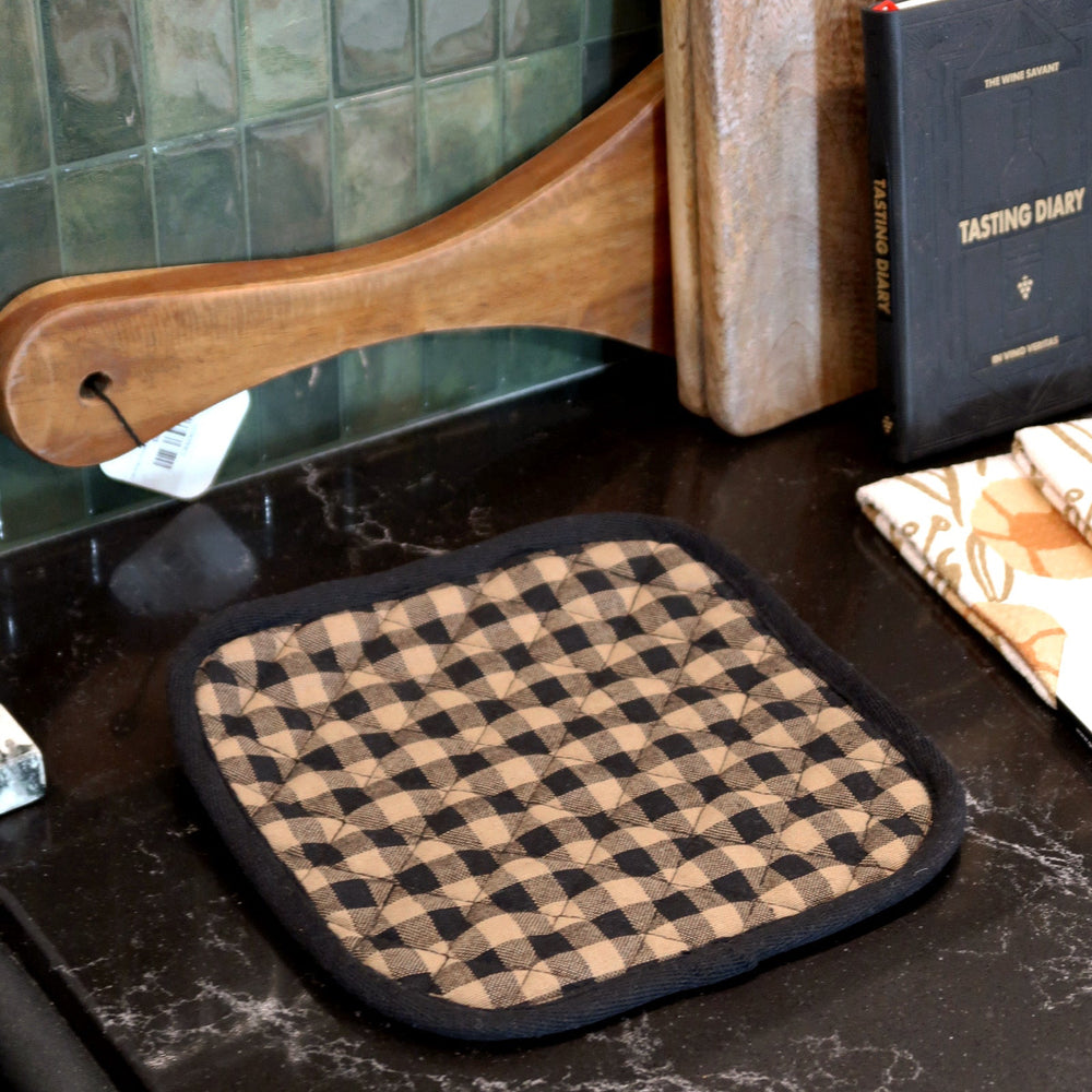 Black Check Quilted Pot Holder