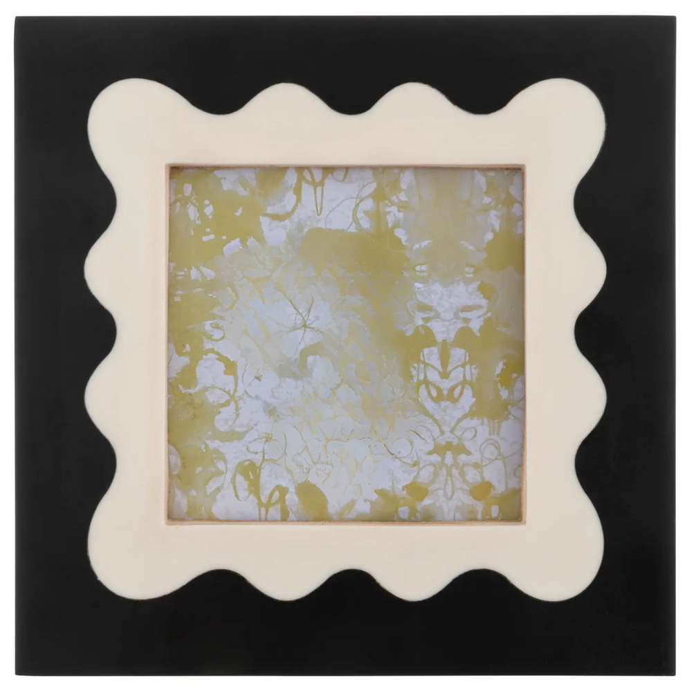 Black & White Wavy Photo Frame